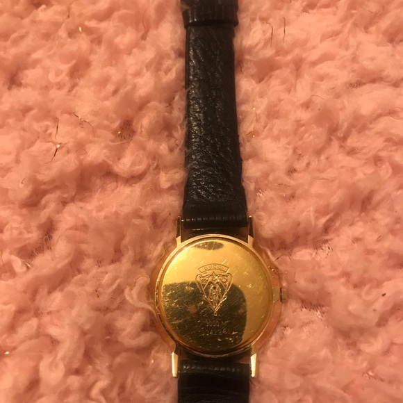 Authentic vintage Gucci watch with original band - Picture 6 of 6